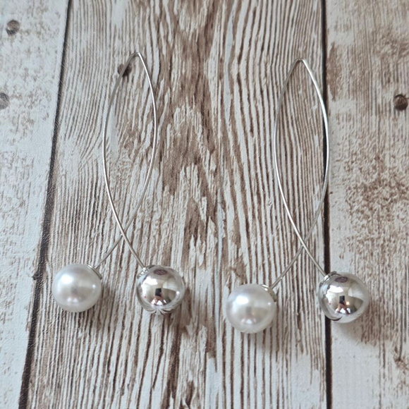 Women's Earrings - Picture 1 of 3